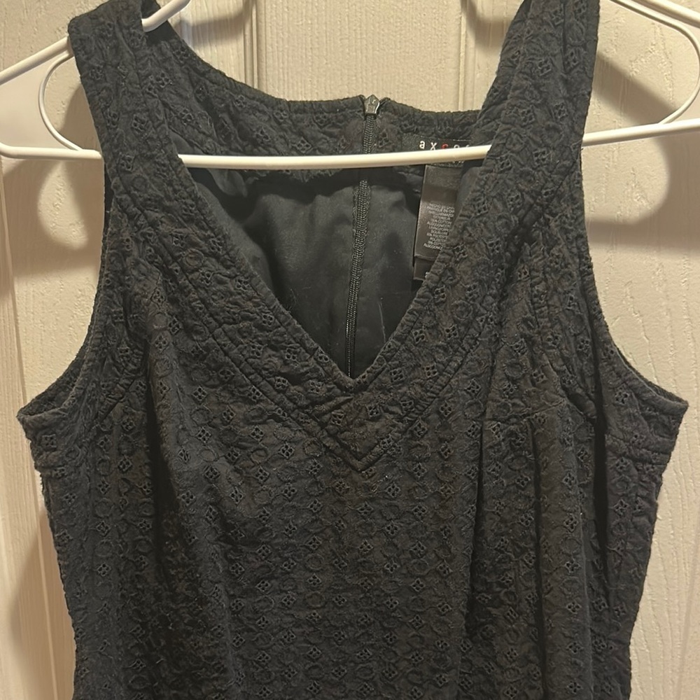 Black Sleeveless Sheath Dress - Picture 2 of 5